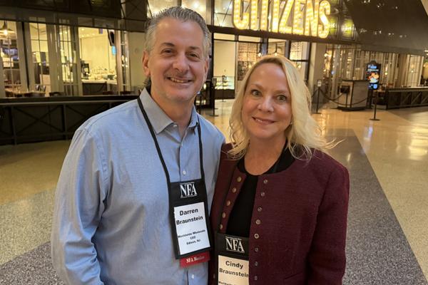 Darren and Cindy Braunstein - Worldwide Wholesale
