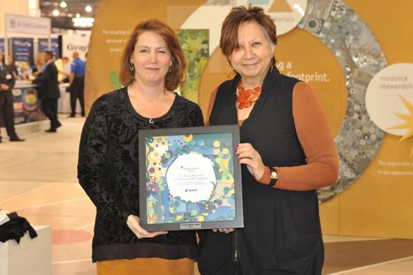 Diane Martel (Tarkett/Johnsonite) presents Restart Award to Nationwide Childrens Hospital