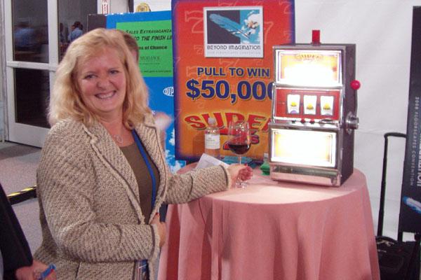 Rebecca Greer, cash in slot machine winner.